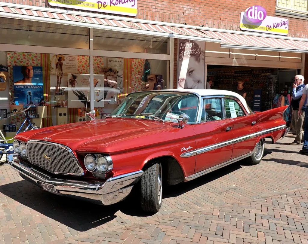 Klassieke Chrysler Windsor uit 1960, een oldtimer die in aanmerking komt voor een oldtimerverzekering in Nederland