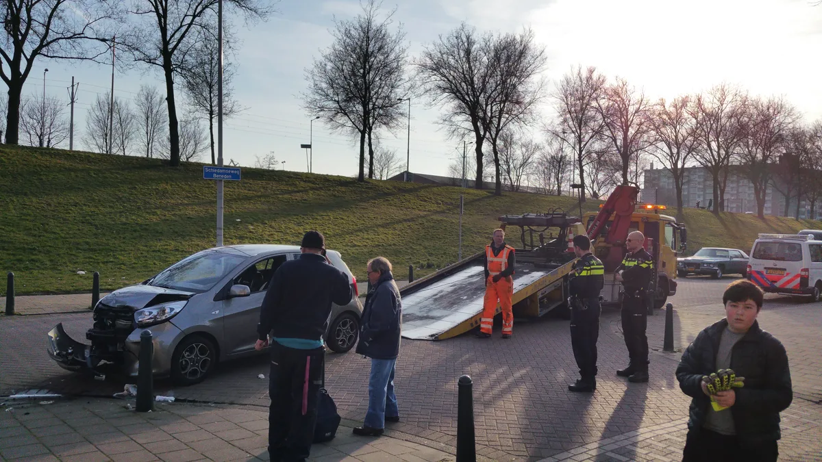 Auto-ongeluk in Rotterdam — een schadegeval waarvoor een goede autoverzekering essentieel is