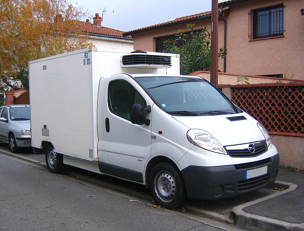 Opel Vivaro bestelbus voor eigen vervoer van handelsgoederen — eigen-vervoerverzekering 2026
