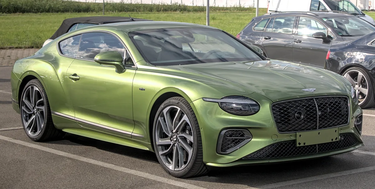 Bentley Continental GT vierde generatie in groen metallic, exclusieve auto verzekering Nederland 2026