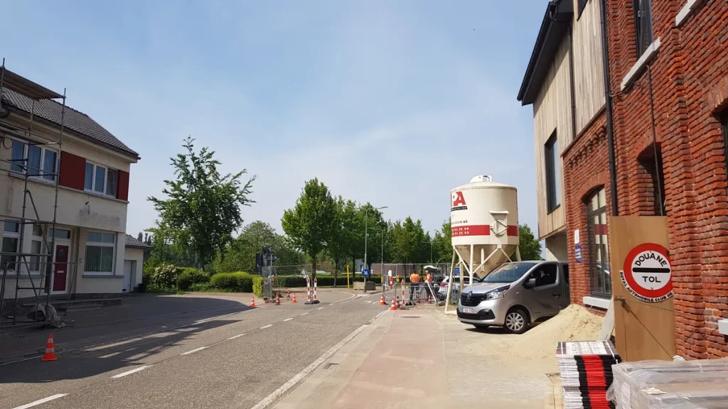 Grensovergang Moelingen-Withuis tussen België en Nederland — grensgangers en grensondernemers NL-BE