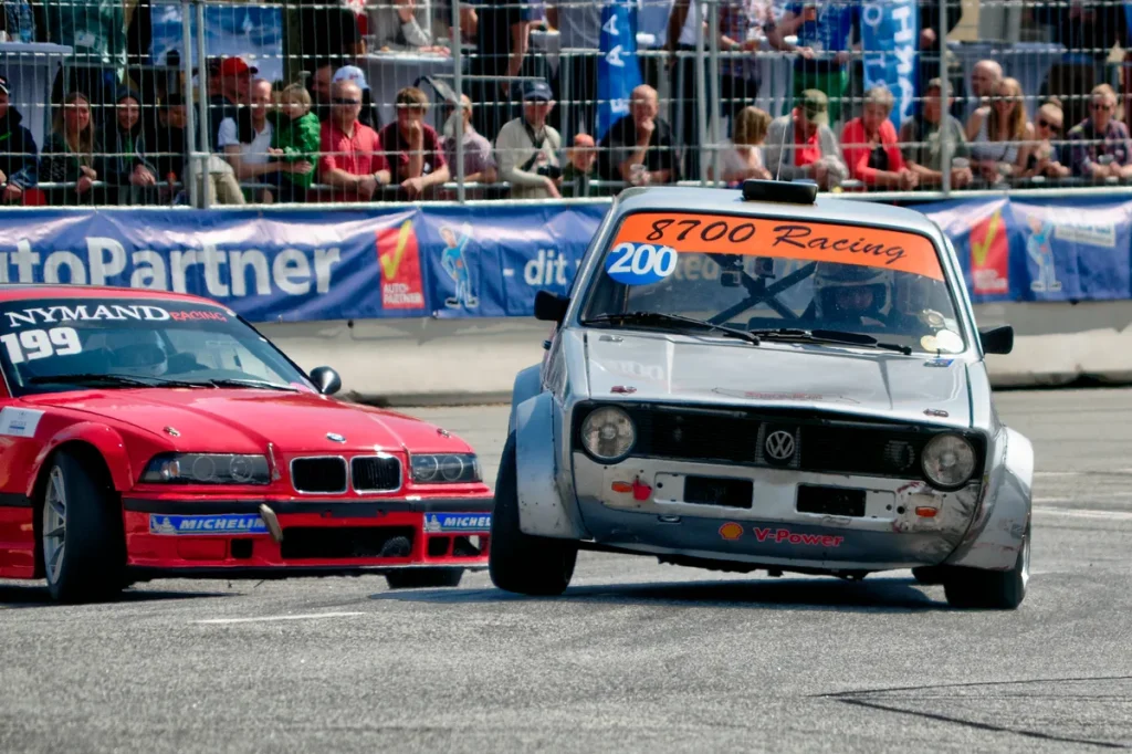 VW Golf I GTI uit 1978 als youngtimer in actie tijdens een klassieke autorace