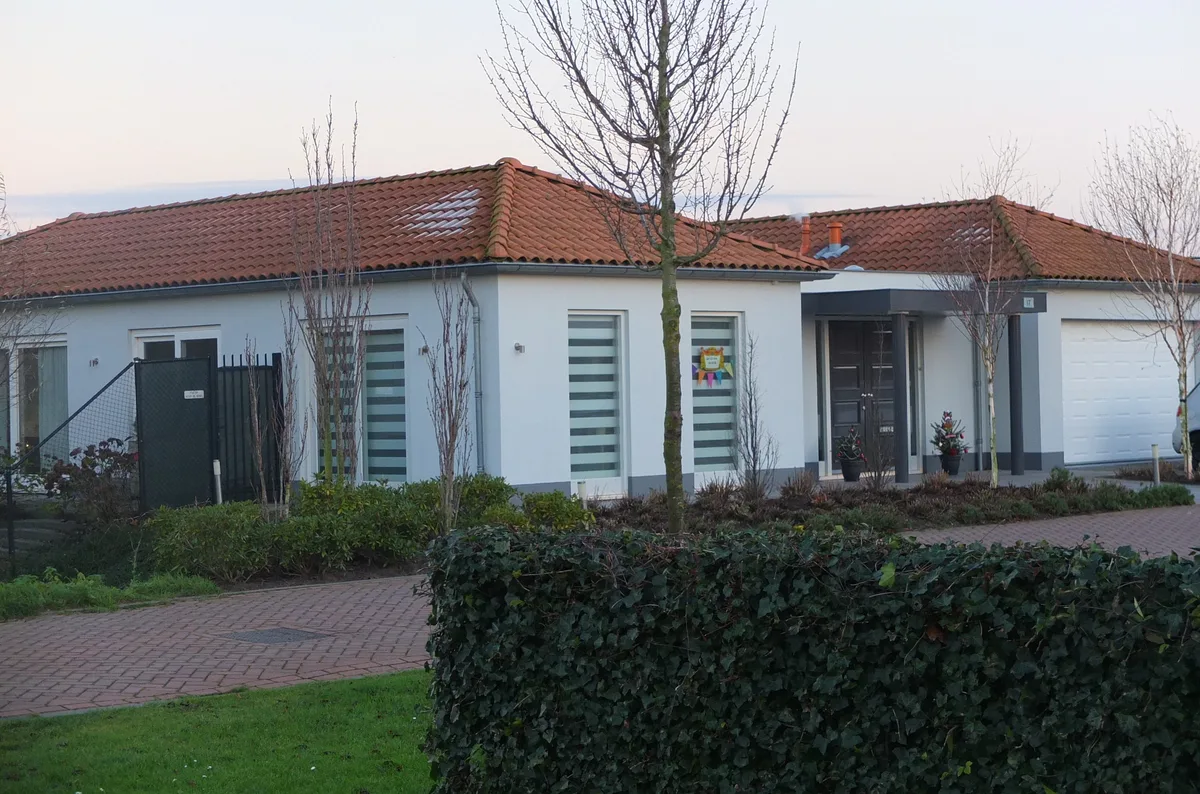 Moderne Nederlandse rijtjeswoning in de Kavelwijk in Breda, type woning waarvoor een woonverzekering essentieel is