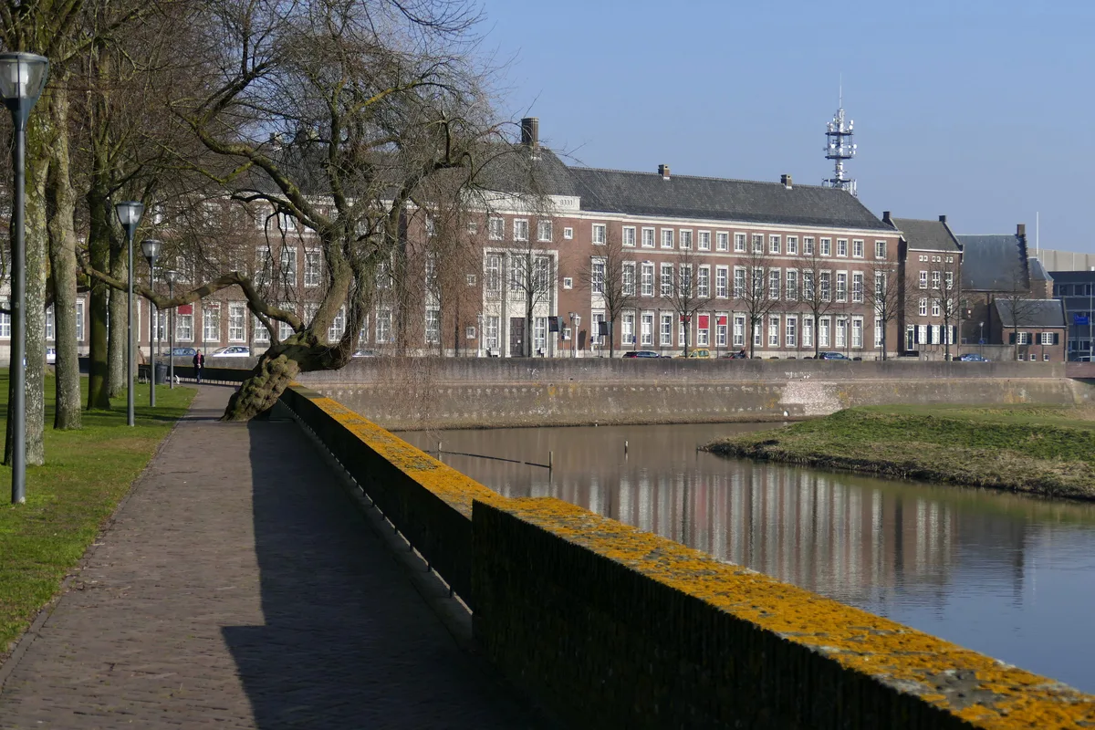 Paleis van Justitie in 's-Hertogenbosch, rechtbank Nederland - rechtsbijstandverzekering