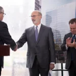 Officieel evenement Chubb Insurance met handdruk voor Chubb-kantoorgebouw Philadelphia 2022