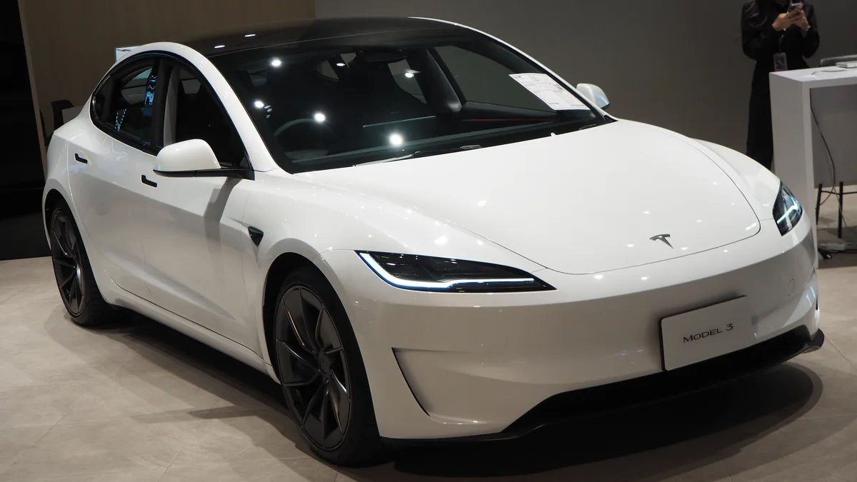 Tesla Model 3 Highland Performance 2024 — schadeherstel en reparatiekosten autoverzekering