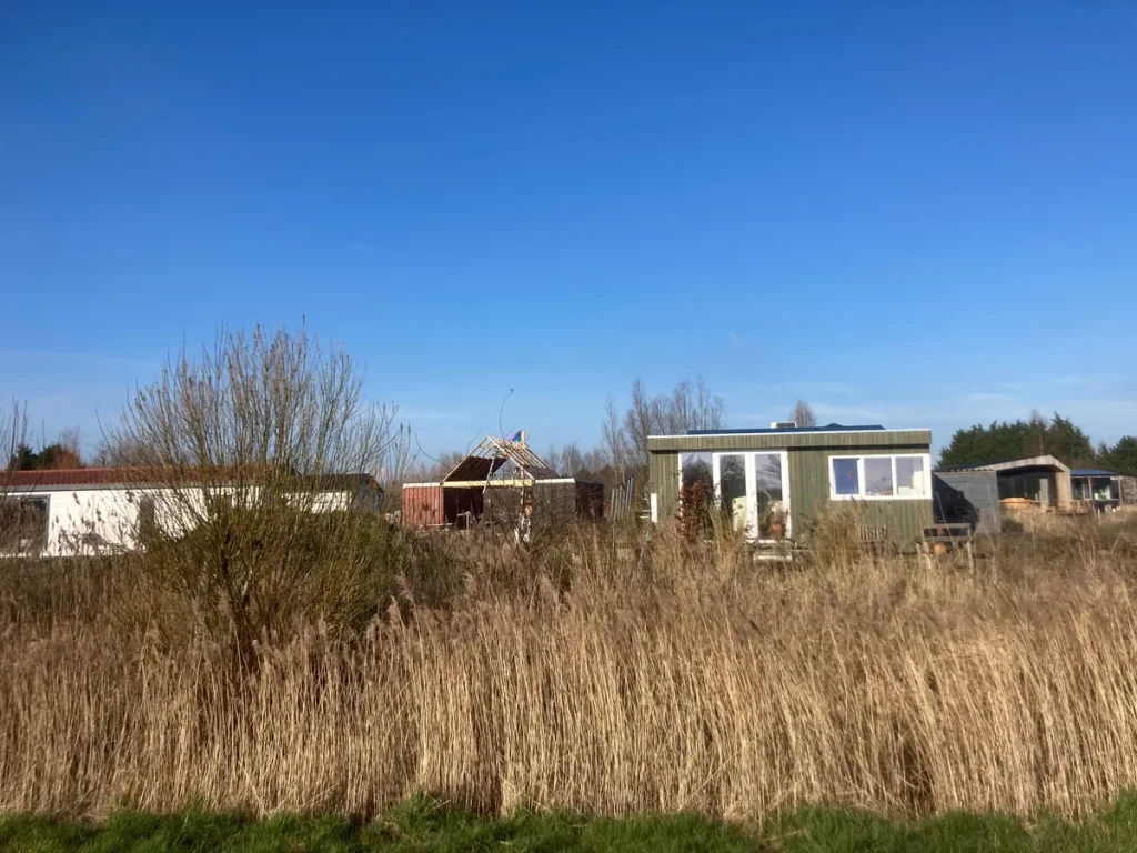 Houten tiny houses in Westpark Vinkhuizen Groningen - tiny house verzekering Nederland 2026