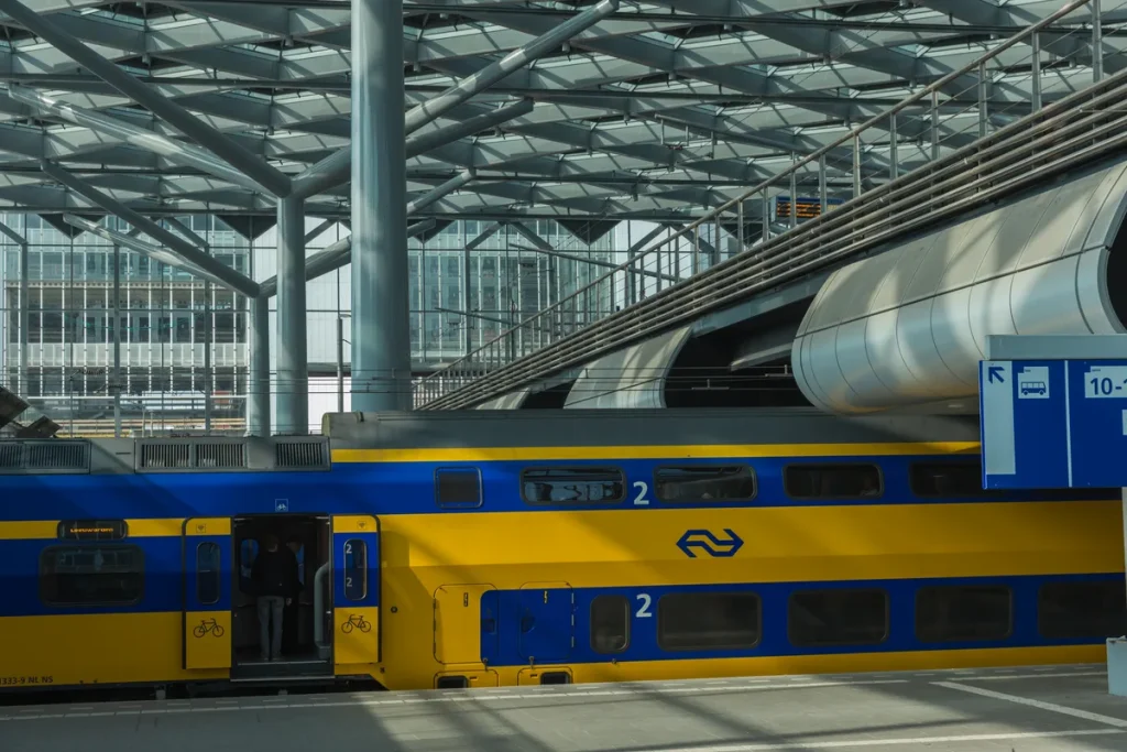 Den Haag Centraal station, het hart van de Hofstad — verzekering Den Haag 2026