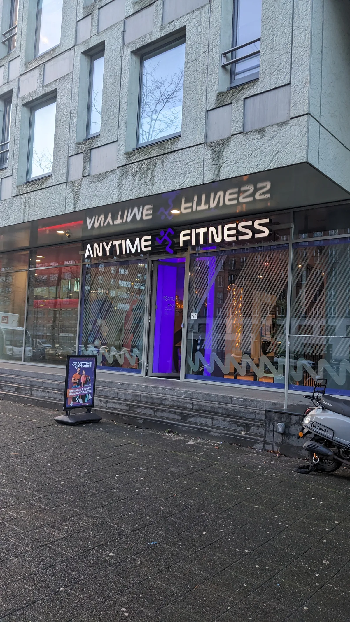 Anytime Fitness sportschool exterieur Rotterdam Nederland - verzekering sportschool