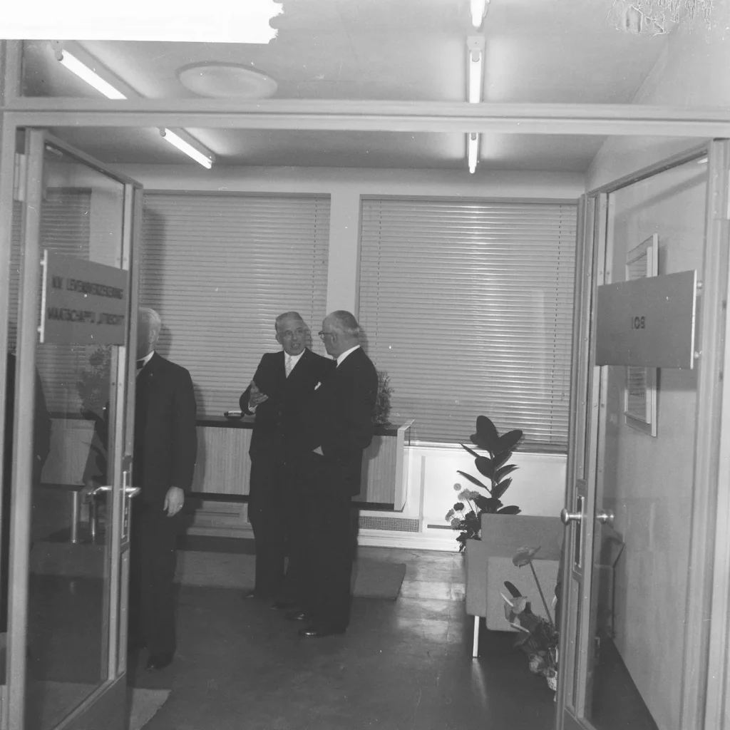 Opening nieuw kantoor Utrechtse Verzekering — coöperatief verzekeren Nederland historisch