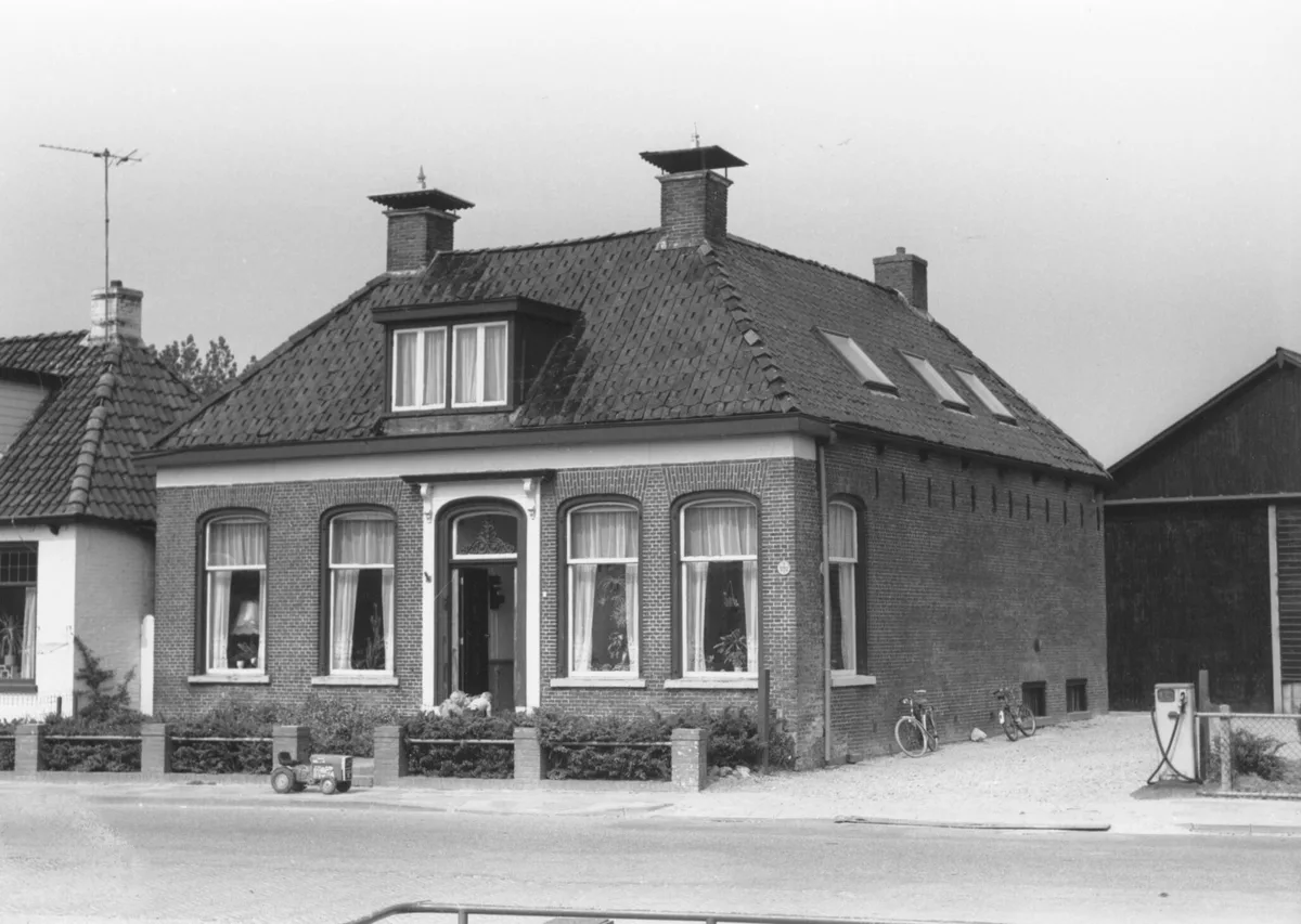 Nederlandse woning in Marrum — typische vrijstaande woonhuizen zoals die onder een woonpakket verzekerd worden